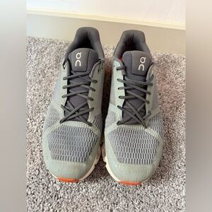 On Cloud Running Men's Cloudflyer- Fossil / Flame